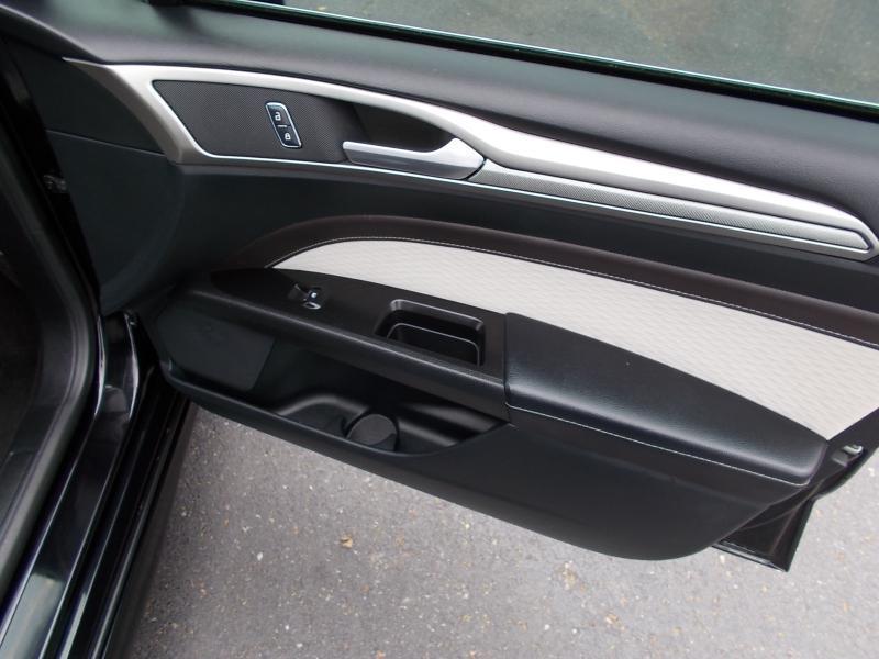 Ford Fusion SE FWD 2019