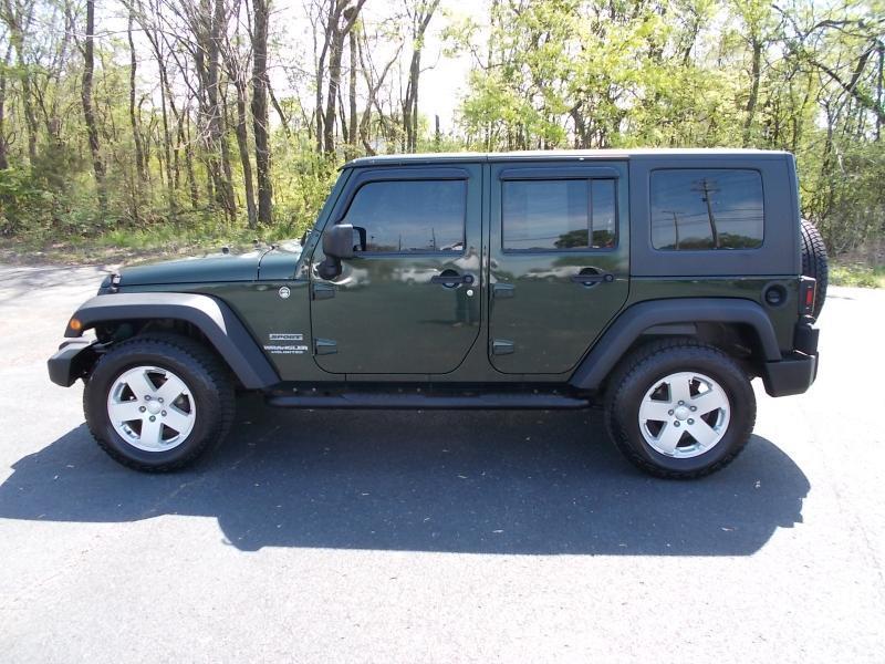 Jeep Wrangler Unlimited 4WD 4dr Sport RHD 2010