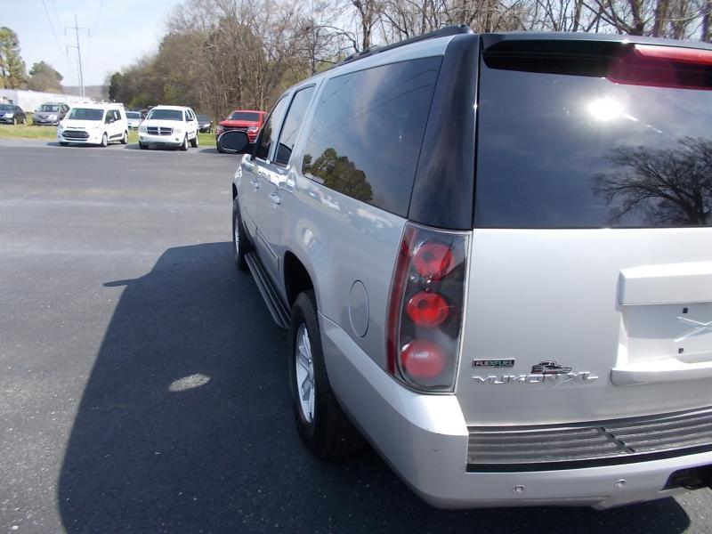 GMC Yukon XL 2WD 4dr 1500 SLT 2012