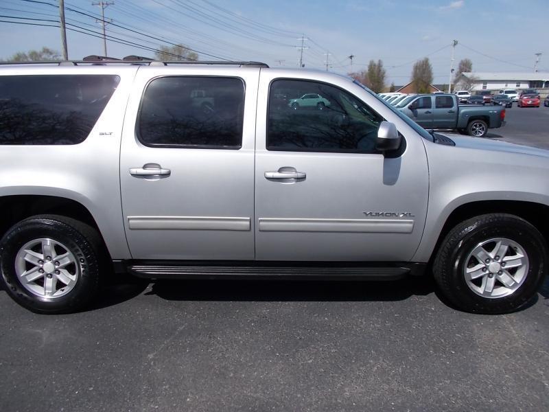 GMC Yukon XL 2WD 4dr 1500 SLT 2012