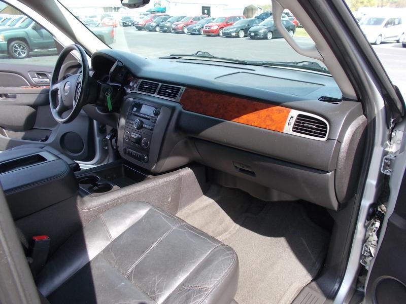 GMC Yukon XL 2WD 4dr 1500 SLT 2012