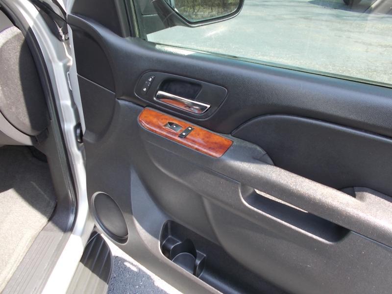 GMC Yukon XL 2WD 4dr 1500 SLT 2012