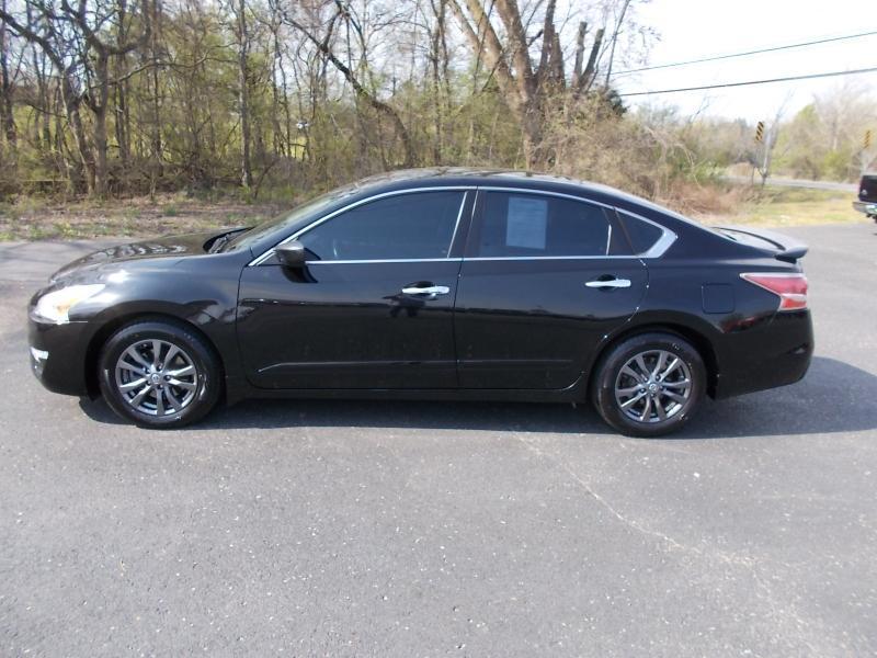 Nissan Altima 4dr Sdn I4 2.5 S 2015