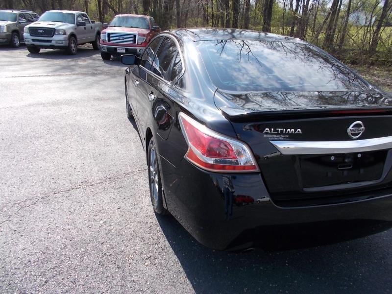 Nissan Altima 4dr Sdn I4 2.5 S 2015