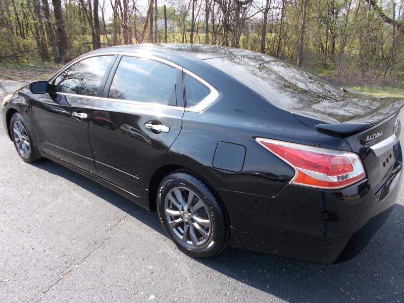 Nissan Altima 4dr Sdn I4 2.5 S 2015