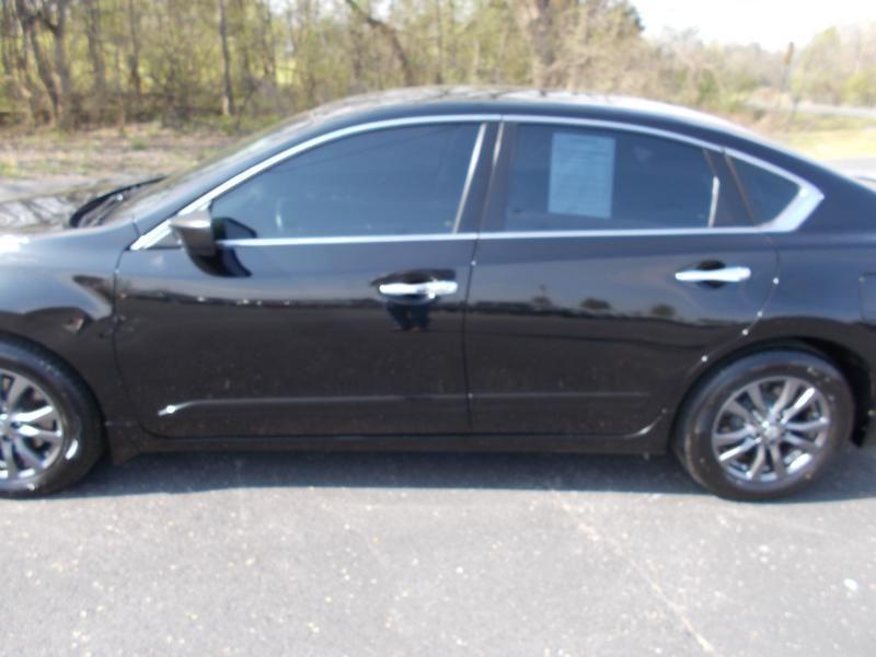 Nissan Altima 4dr Sdn I4 2.5 S 2015