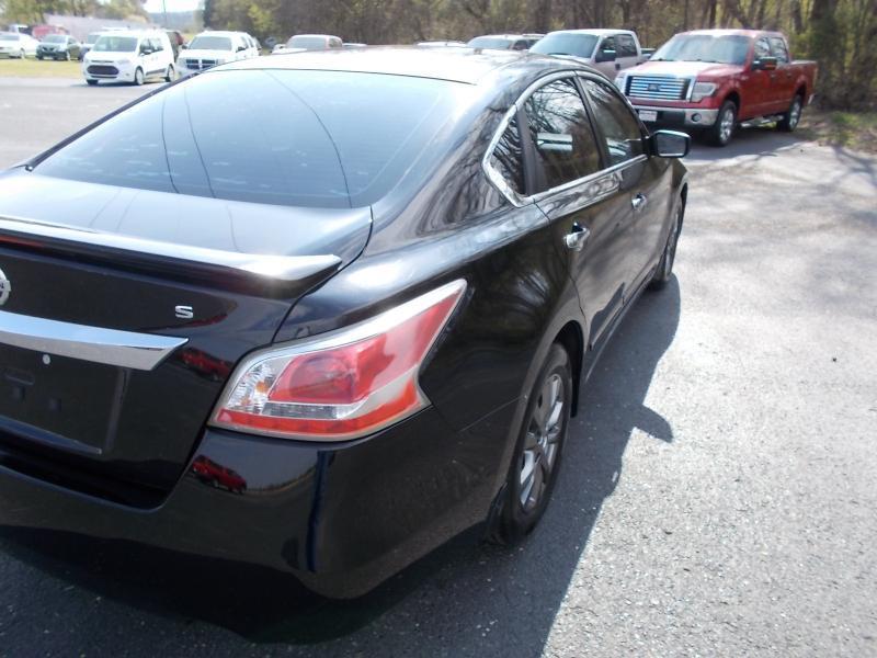 Nissan Altima 4dr Sdn I4 2.5 S 2015