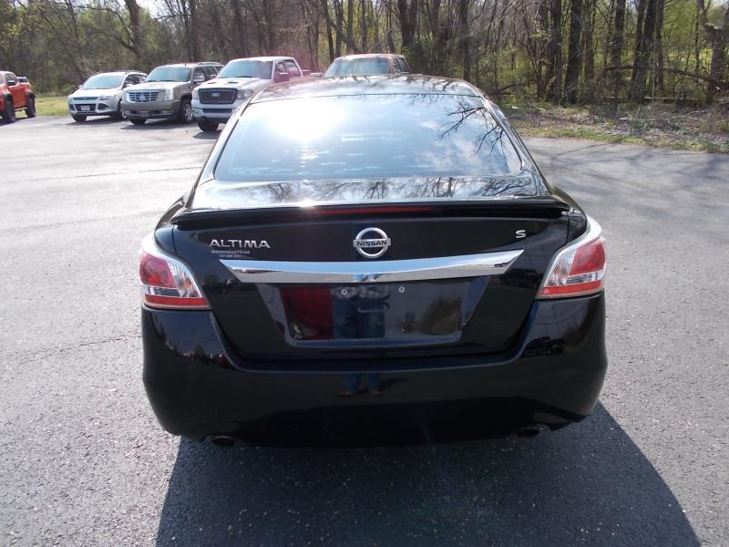 Nissan Altima 4dr Sdn I4 2.5 S 2015