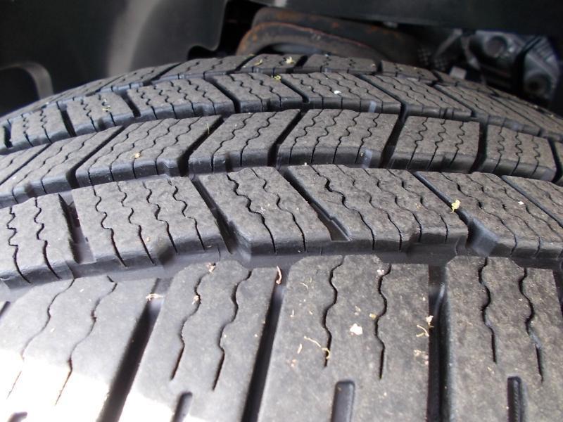 GMC Yukon AWD 4dr 1500 Denali 2010