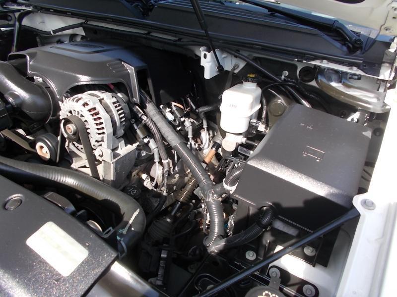 GMC Yukon AWD 4dr 1500 Denali 2010