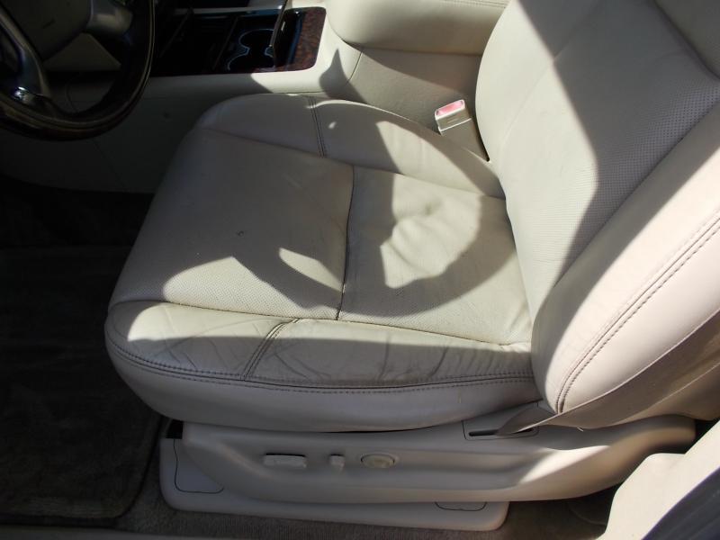 GMC Yukon AWD 4dr 1500 Denali 2010