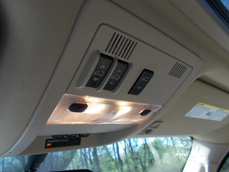 GMC Yukon AWD 4dr 1500 Denali 2010