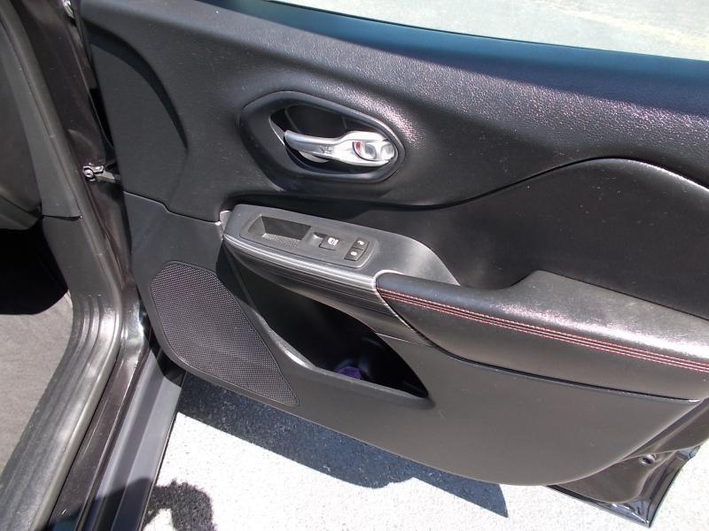 Jeep Cherokee 4WD 4dr Trailhawk 2016