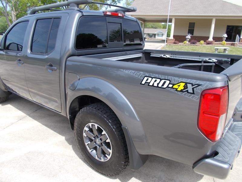 Nissan Frontier Crew Cab 4x4 PRO-4X Auto 2020