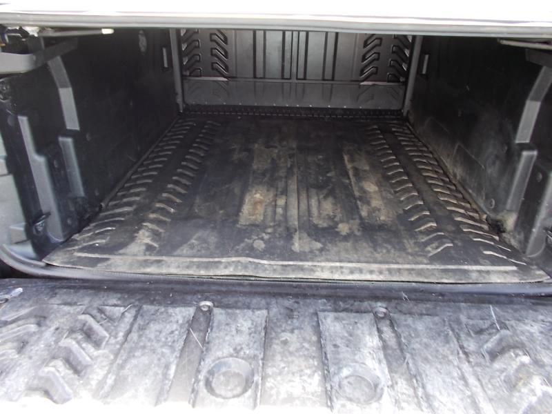 Chevrolet Avalanche 4WD Crew Cab LS 2013