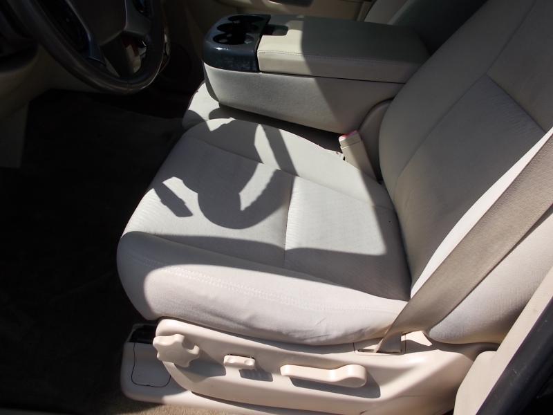 Chevrolet Avalanche 4WD Crew Cab LS 2013