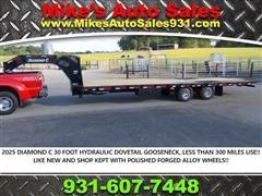 2025 Diamond C Trailer Unknown 