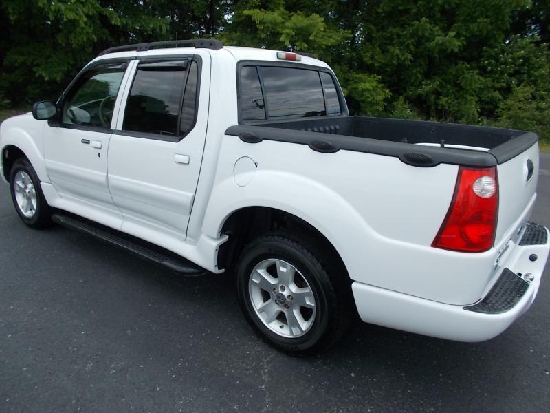Ford Explorer Sport Trac 4dr 126" WB XLT Premium 2004