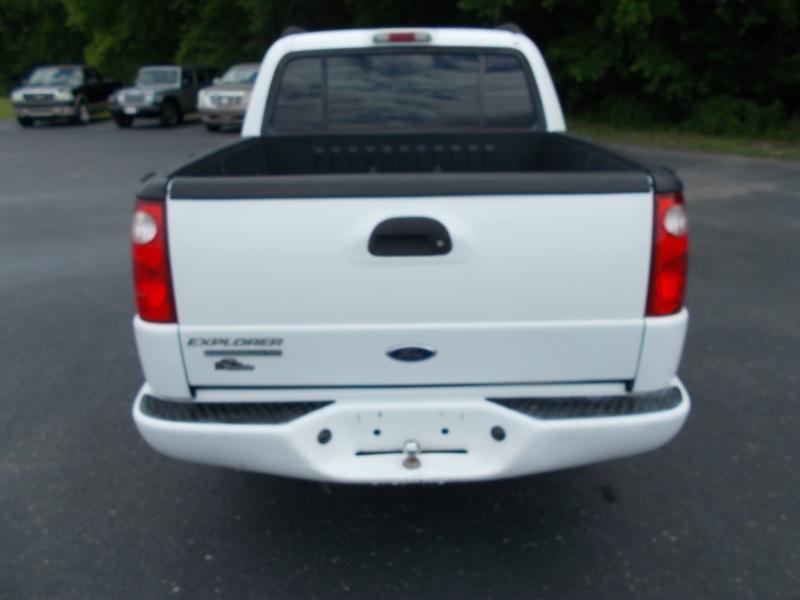 Ford Explorer Sport Trac 4dr 126" WB XLT Premium 2004