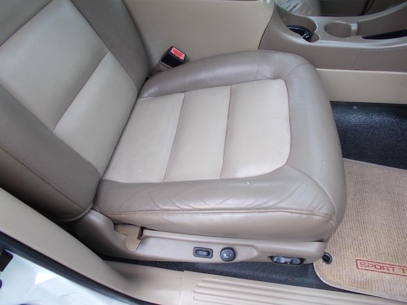Ford Explorer Sport Trac 4dr 126" WB XLT Premium 2004
