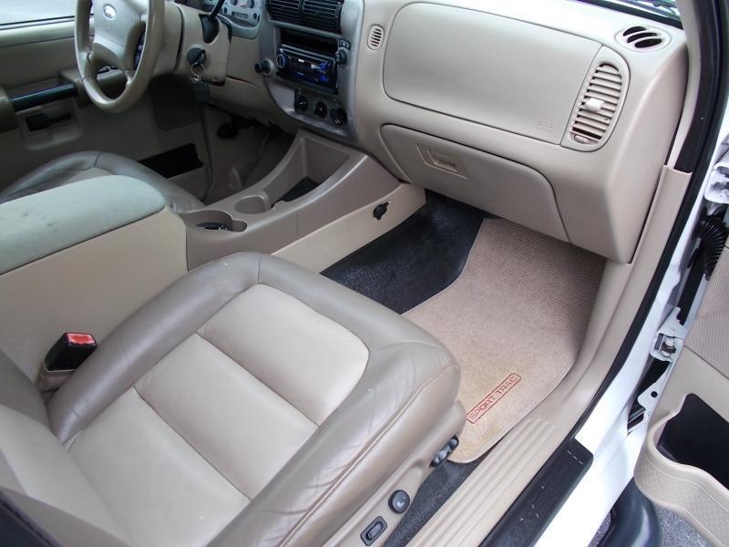Ford Explorer Sport Trac 4dr 126" WB XLT Premium 2004