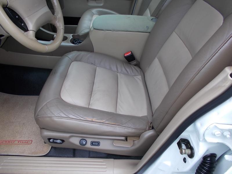 Ford Explorer Sport Trac 4dr 126" WB XLT Premium 2004