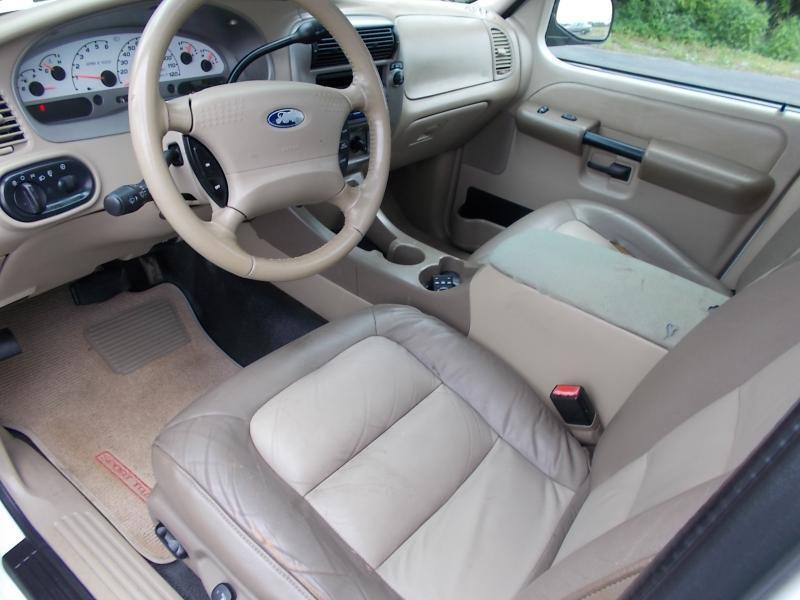 Ford Explorer Sport Trac 4dr 126" WB XLT Premium 2004