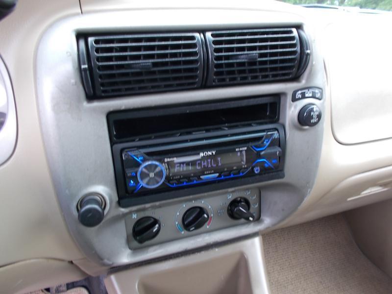 Ford Explorer Sport Trac 4dr 126" WB XLT Premium 2004