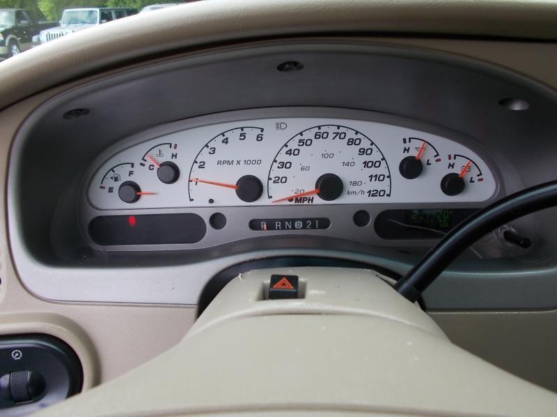 Ford Explorer Sport Trac 4dr 126" WB XLT Premium 2004
