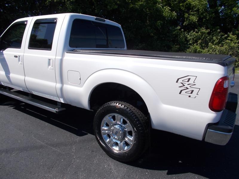 Ford Super Duty F-350 SRW 4WD Crew Cab 156" Lariat 2016