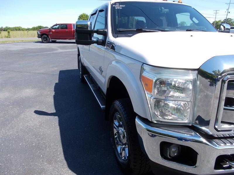 Ford Super Duty F-350 SRW 4WD Crew Cab 156" Lariat 2016