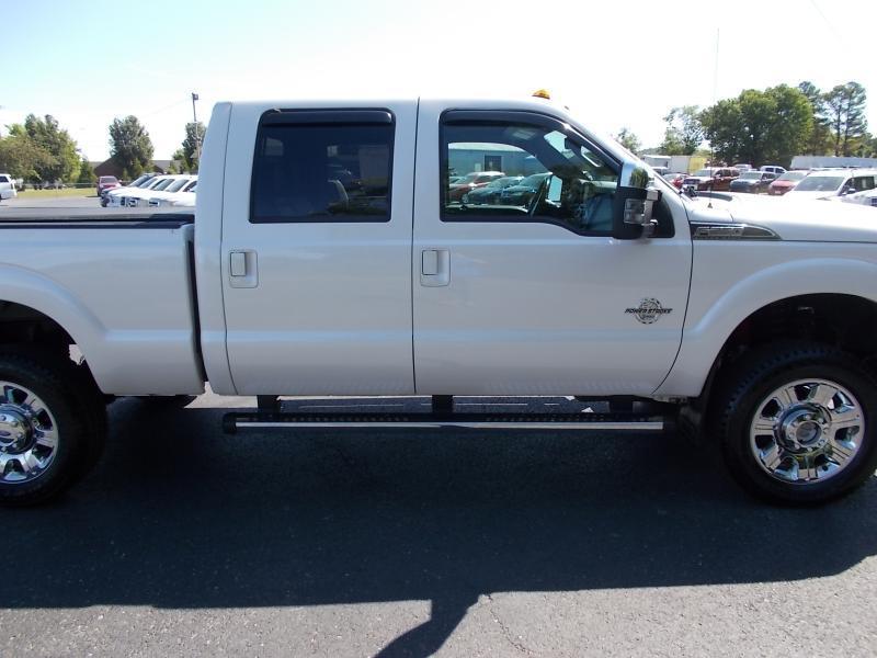 Ford Super Duty F-350 SRW 4WD Crew Cab 156" Lariat 2016