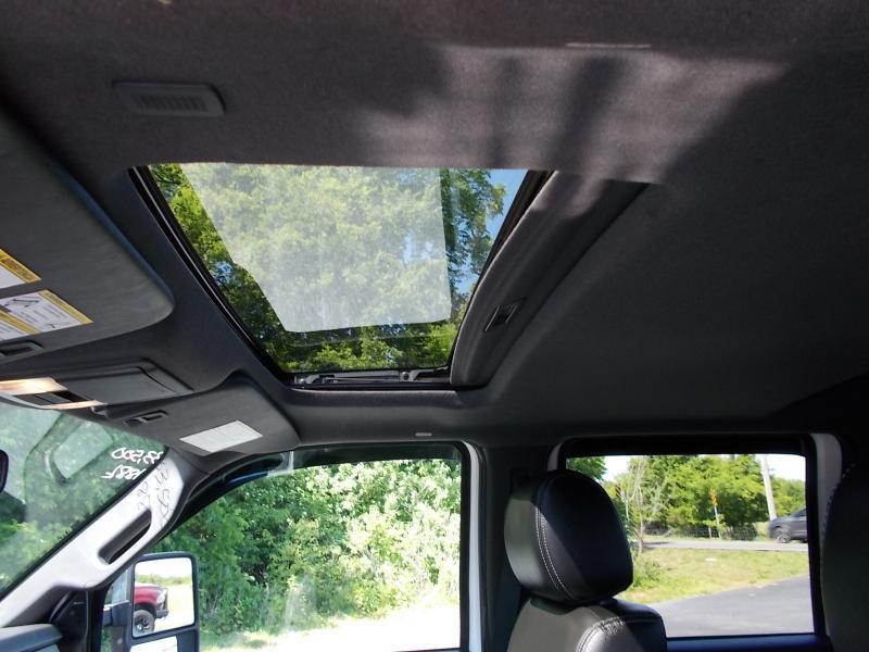 Ford Super Duty F-350 SRW 4WD Crew Cab 156" Lariat 2016