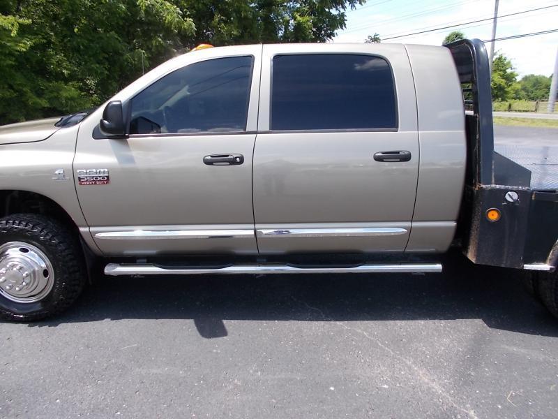 Dodge Ram 3500 4WD Mega Cab 160.5" Laramie 2009