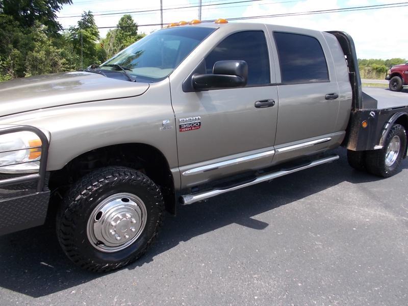 Dodge Ram 3500 4WD Mega Cab 160.5" Laramie 2009