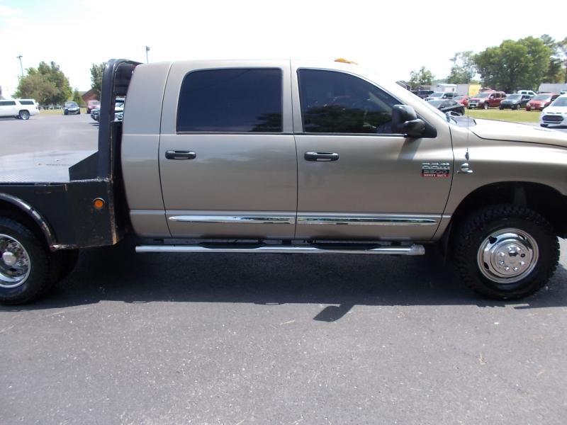 Dodge Ram 3500 4WD Mega Cab 160.5" Laramie 2009