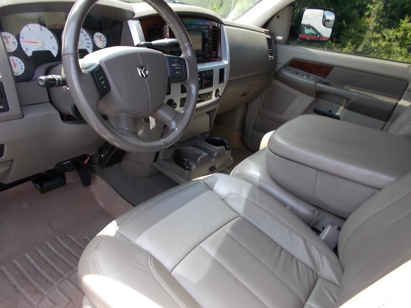 Dodge Ram 3500 4WD Mega Cab 160.5" Laramie 2009