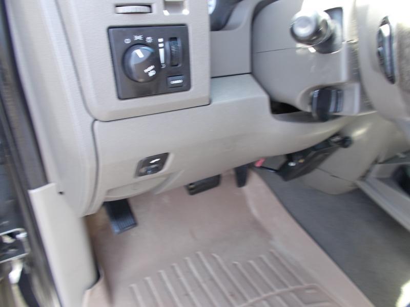Dodge Ram 3500 4WD Mega Cab 160.5" Laramie 2009