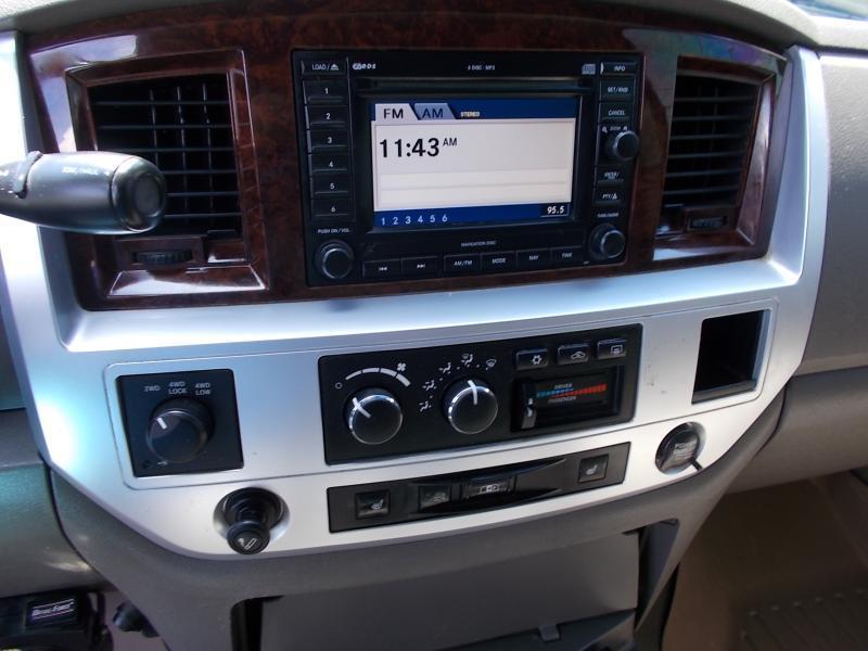 Dodge Ram 3500 4WD Mega Cab 160.5" Laramie 2009