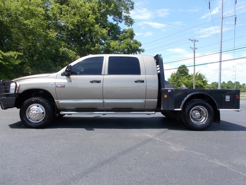 Dodge Ram 3500 4WD Mega Cab 160.5" Laramie 2009