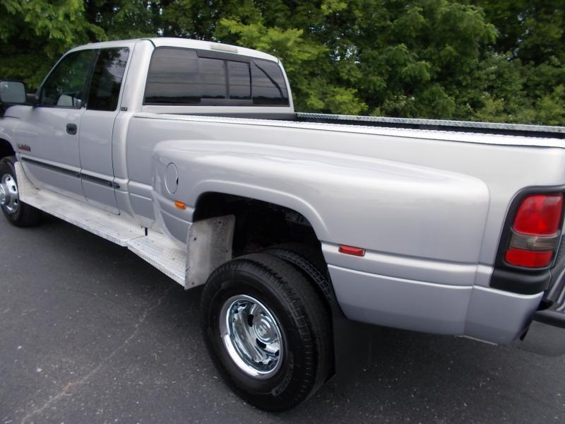 Dodge Ram 3500 4dr Quad Cab 155" WB DRW 4WD 2001