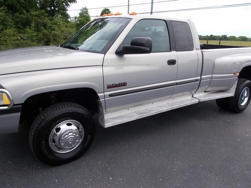 Dodge Ram 3500 4dr Quad Cab 155" WB DRW 4WD 2001