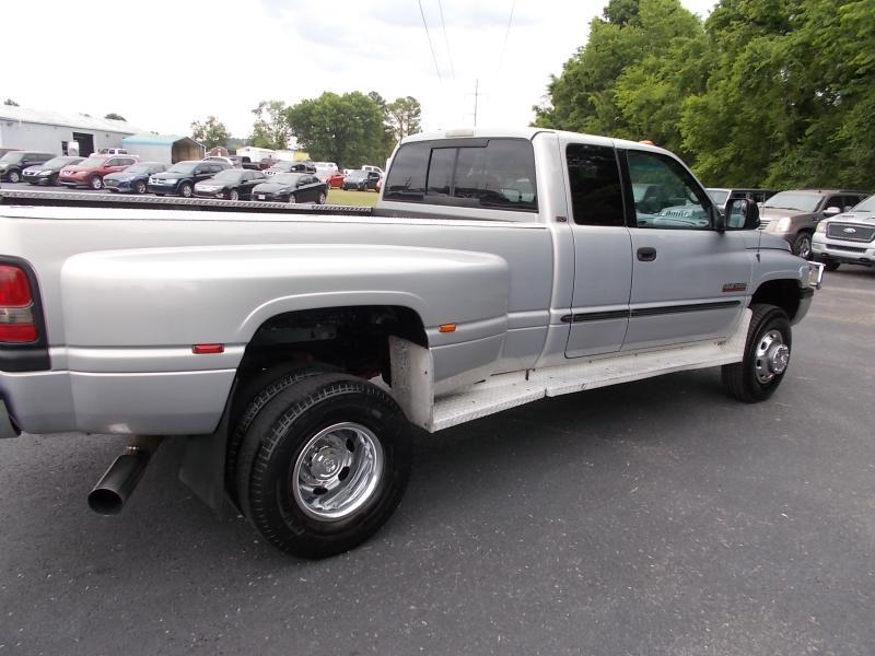 Dodge Ram 3500 4dr Quad Cab 155" WB DRW 4WD 2001
