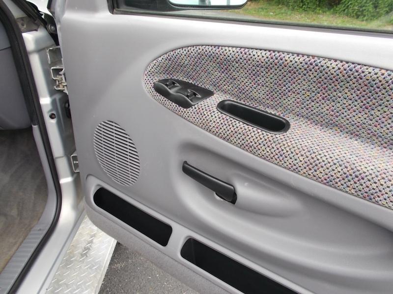 Dodge Ram 3500 4dr Quad Cab 155" WB DRW 4WD 2001