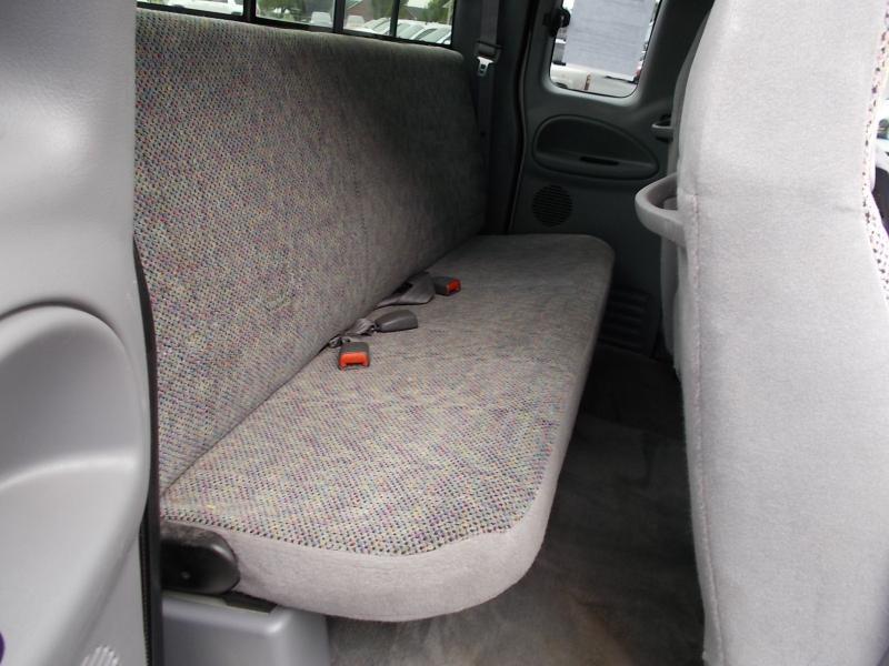 Dodge Ram 3500 4dr Quad Cab 155" WB DRW 4WD 2001