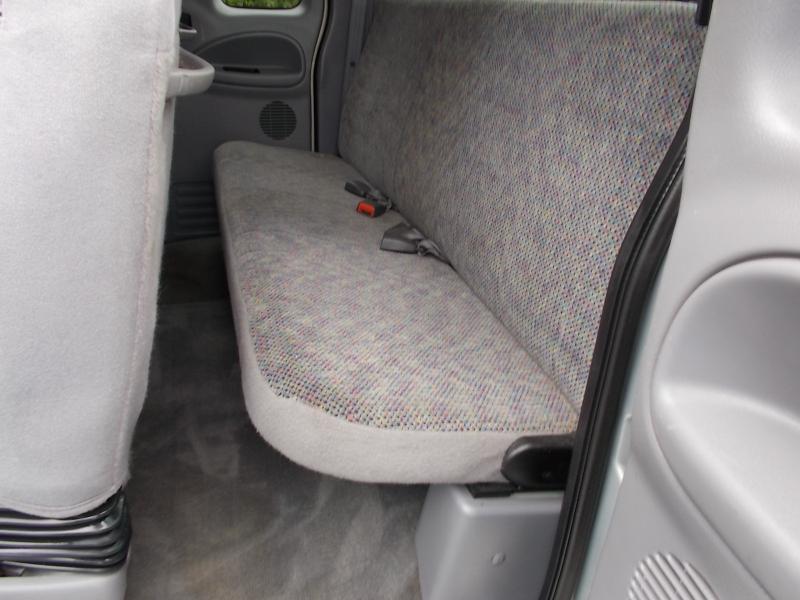 Dodge Ram 3500 4dr Quad Cab 155" WB DRW 4WD 2001