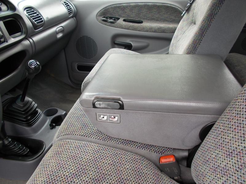 Dodge Ram 3500 4dr Quad Cab 155" WB DRW 4WD 2001
