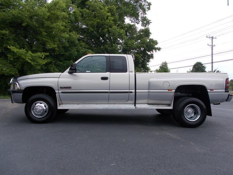 Dodge Ram 3500 4dr Quad Cab 155" WB DRW 4WD 2001