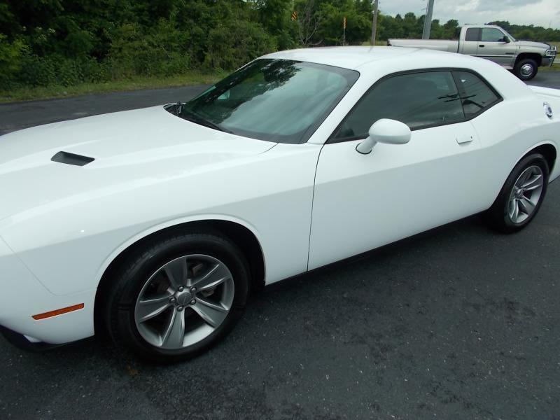 Dodge Challenger SXT RWD 2019