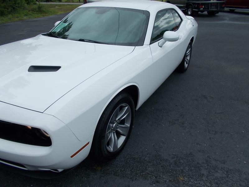 Dodge Challenger SXT RWD 2019